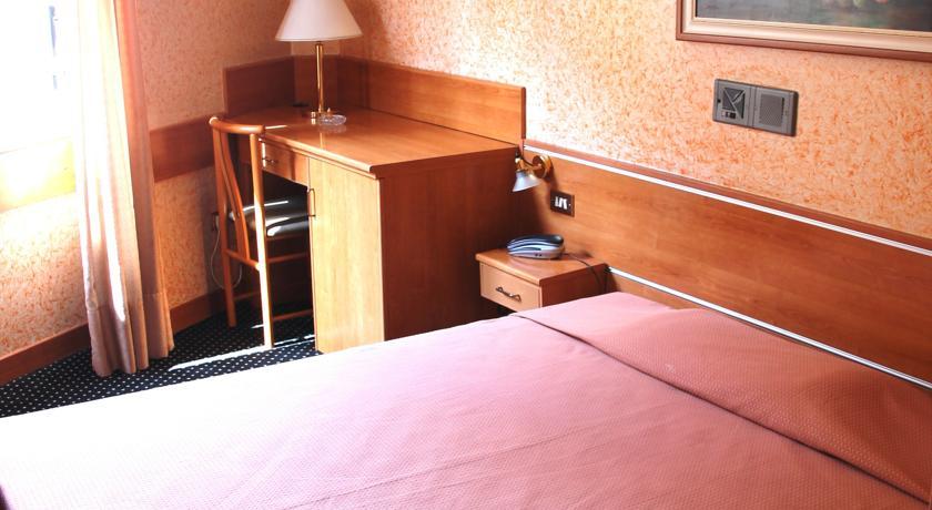 Hotel Mentana, By R Collection Hotels Mediolan Zewnętrze zdjęcie